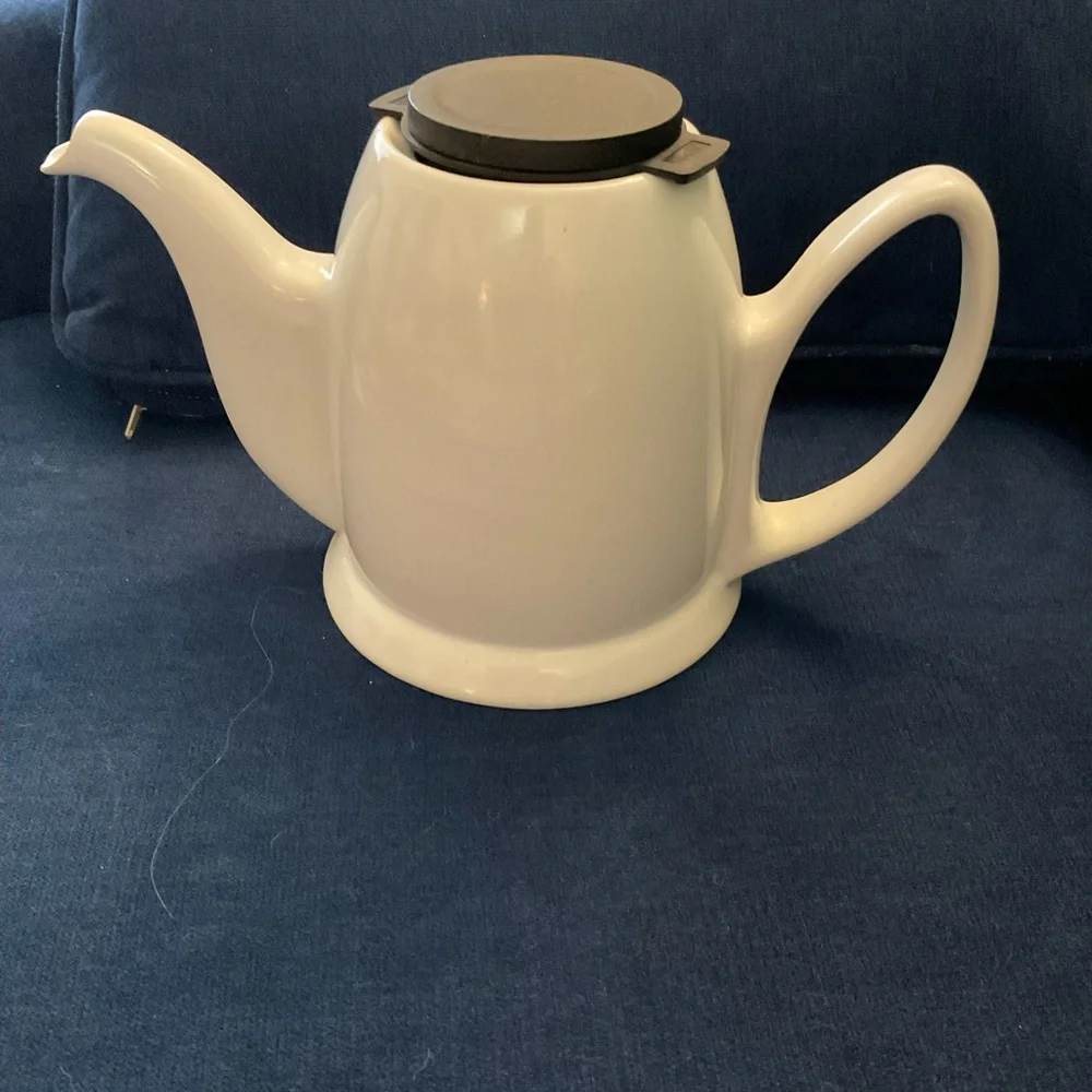 Crate&Barrel ceramic teapot with stainless cozy and infuser